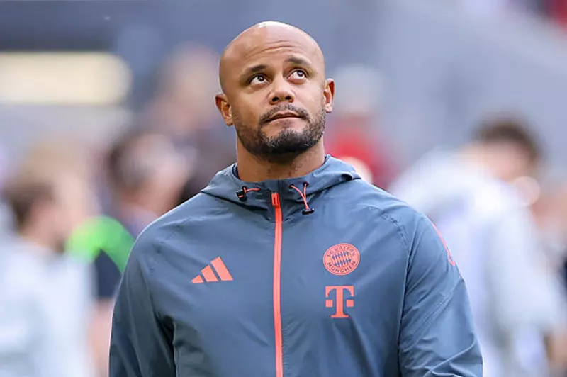 كومباني: الضغط لا يخيفني.. وهدفنا العودة إلى نهائي الكأ