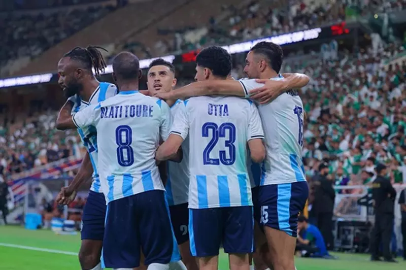 كيف يمكن أن يخطف بيراميدز الصدارة بسلاح الأهلي؟